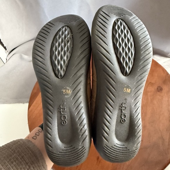 Earth Faine Slip On Flat Round Toe Tan Leather Ankle Boot Women's Size 5 - Picture 5 of 13